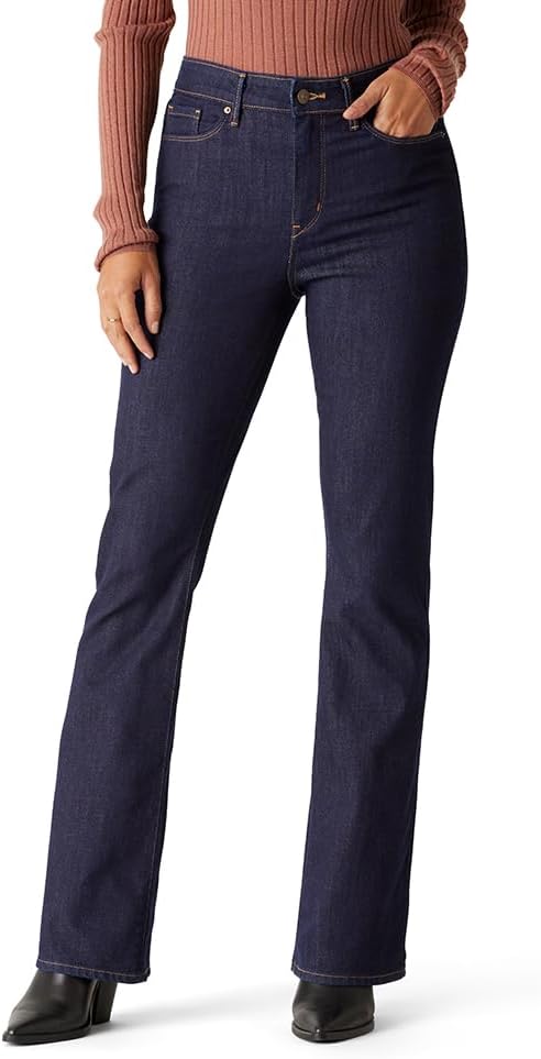 Levi Strauss Signature Gold Women's Curvy Totally Shaping Straight Jeans (Available in Plus Size)