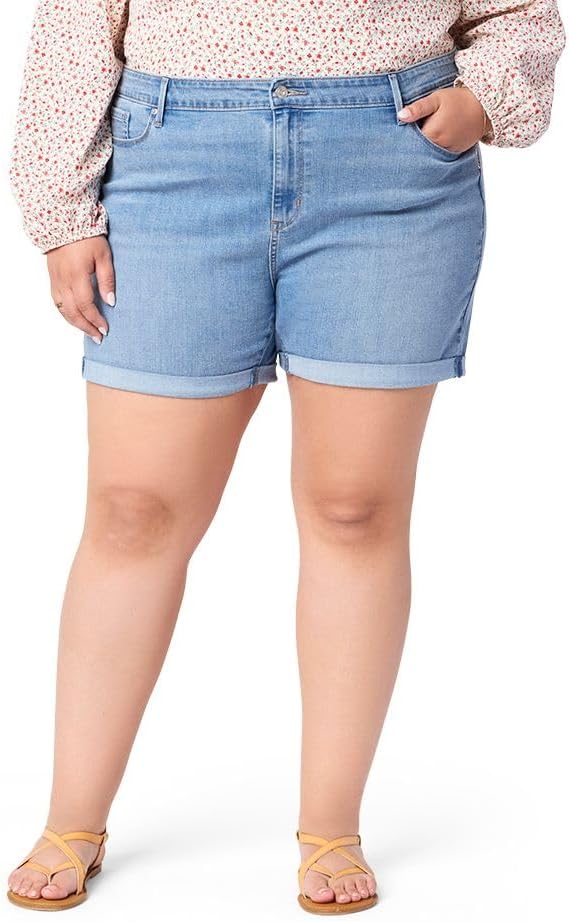 Levi Strauss Signature Gold Women's Curvy Totally Shaping Straight Jeans (Available in Plus Size)