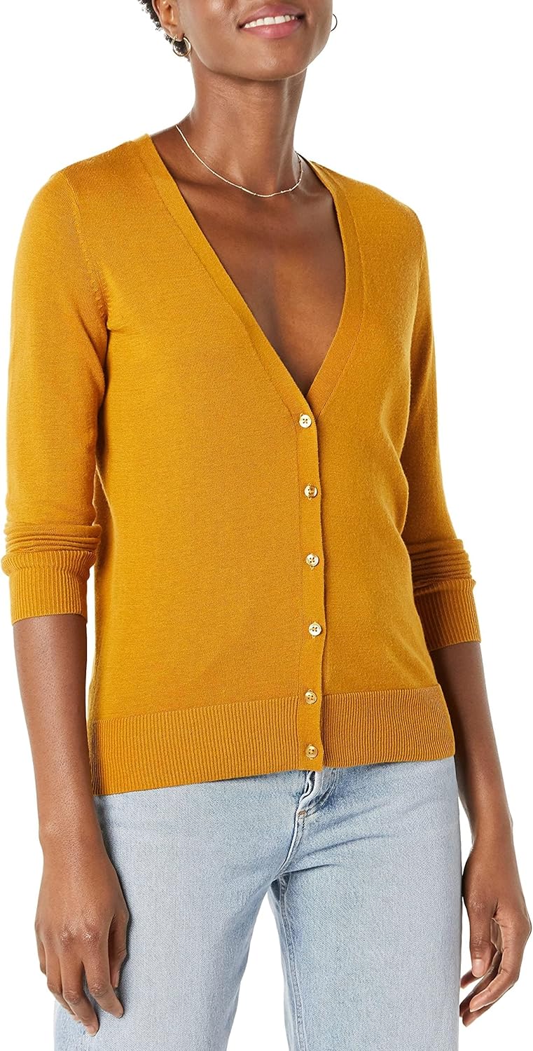 Amazon Essentials Women's Lightweight V-Neck Cardigan Sweater (Available in Plus Size)