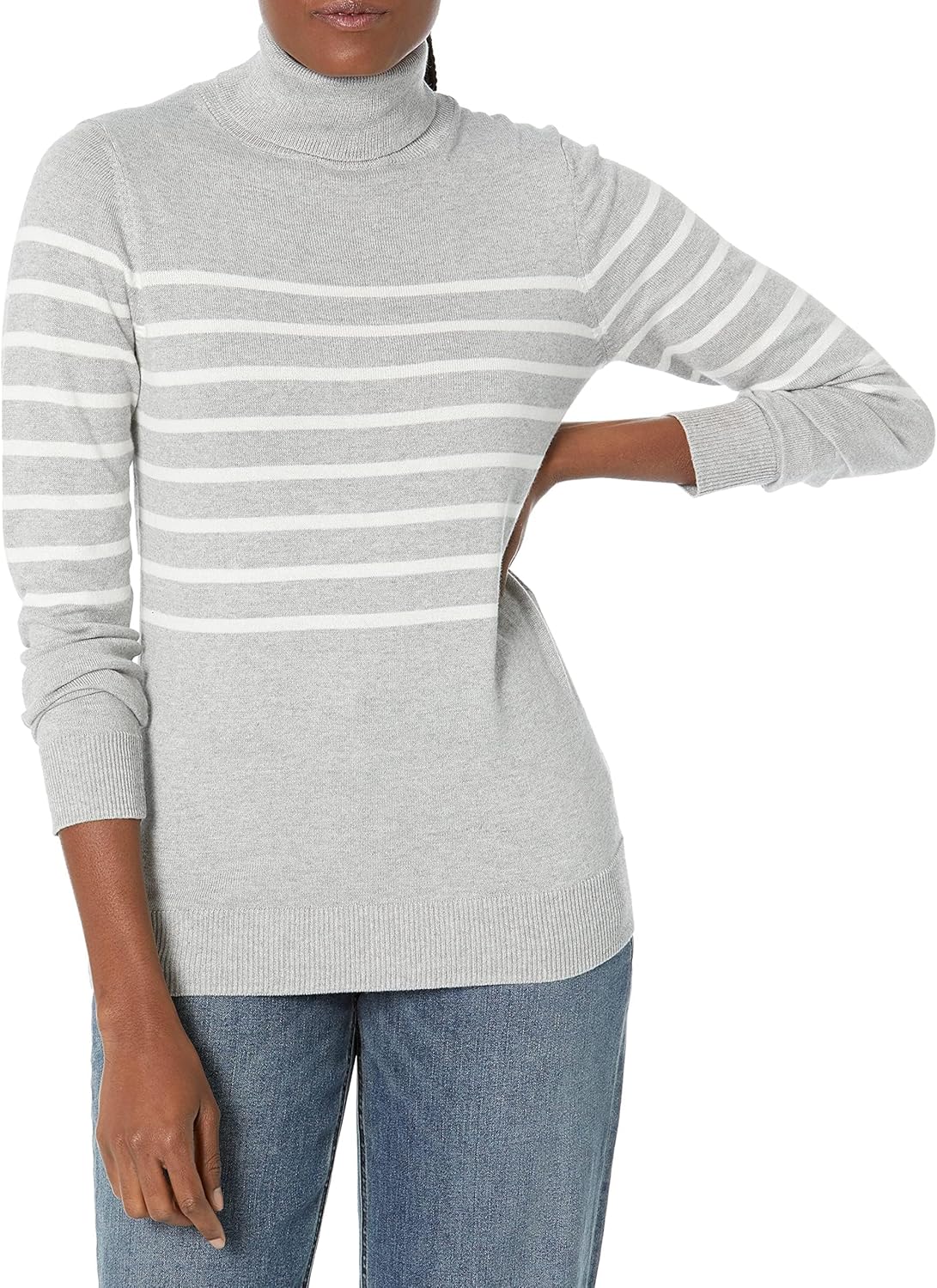 Amazon Essentials Women's Classic-Fit Lightweight Long-Sleeve Turtleneck Sweater (Available in Plus Size)