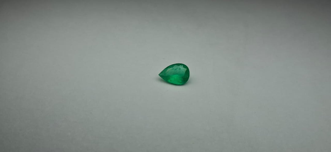 Esmeralda Natural Corte Lágrima 0.40 ct 