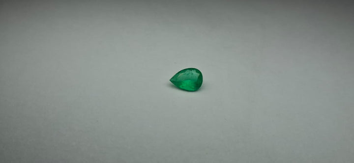 Esmeralda Natural Corte Lágrima 0.40 ct 